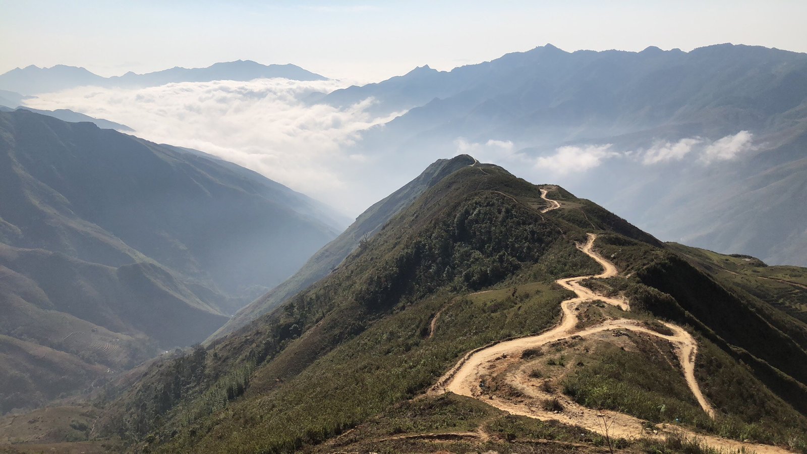 5-Day Ta Xua Bike Trip: Conquer the Land of Clouds